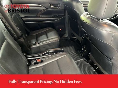 Used 2015 Toyota Highlander Limited Platinum AWD/4WD image 23