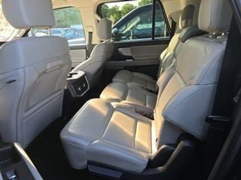 Used 2025 Ford Expedition Max Active AWD/4WD image 13