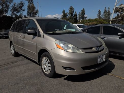 Used 2006 Toyota Sienna LE FWD image 1