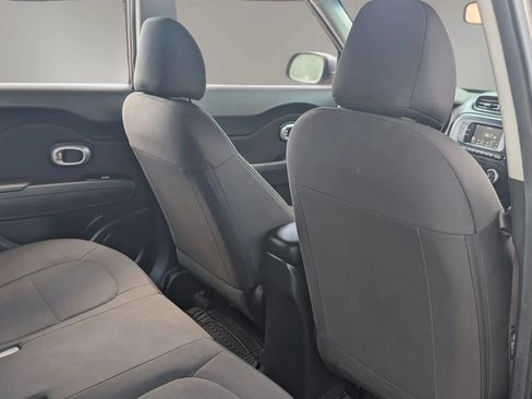 Used 2017 Kia Soul FWD image 19