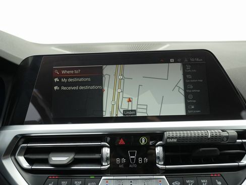 Used 2022 BMW 330i xDrive Sedan w/ M Sport Package image 98