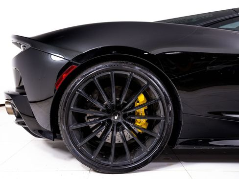Used 2022 McLaren GT RWD image 15