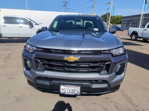 Used 2025 Chevrolet Colorado LT RWD image 3