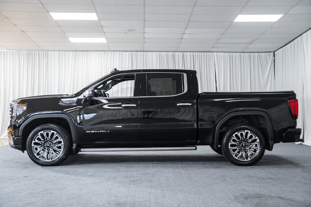 Used 2023 GMC Sierra 1500 Denali Ultimate AWD/4WD image 4