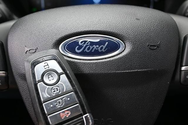 Certified 2025 Ford Escape ST-Line Select AWD/4WD image 33