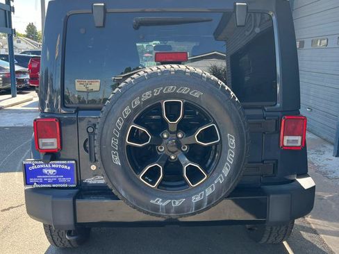 Used 2018 Jeep Wrangler Unlimited Sahara AWD/4WD image 5