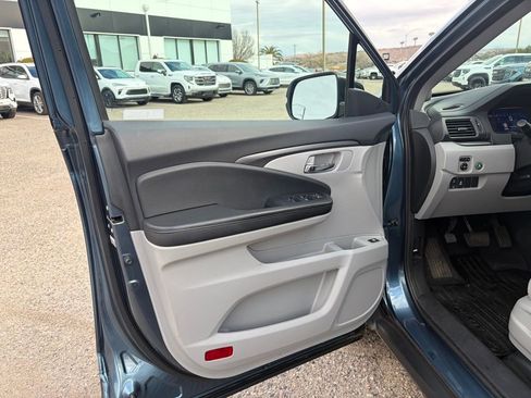 Used 2021 Honda Pilot EX image 11