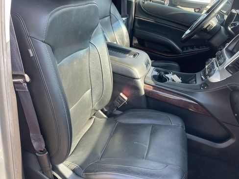 Used 2017 GMC Yukon XL SLT w/ Open Road Package AWD/4WD image 6