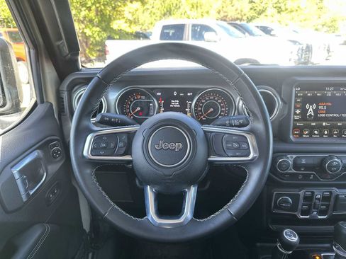 Used 2022 Jeep Gladiator Overland w/ Trailer Tow Package image 11