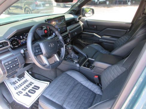 Used 2025 Toyota 4Runner TRD Off-Road Premium AWD/4WD image 9