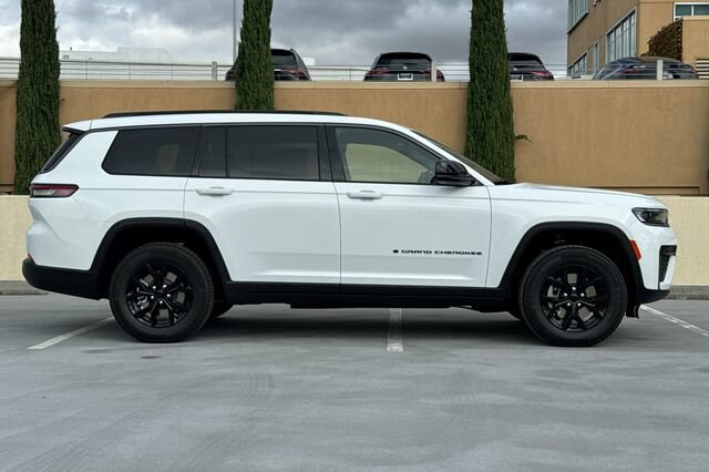 New 2026 Jeep Grand Cherokee L 4WD image 3