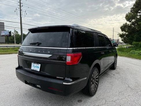 Used 2018 Lincoln Navigator L Reserve w/ Technology Package AWD/4WD image 9