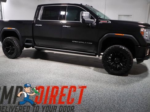 Used 2023 GMC Sierra 2500 Denali w/ Denali Black Diamond Edition image 7