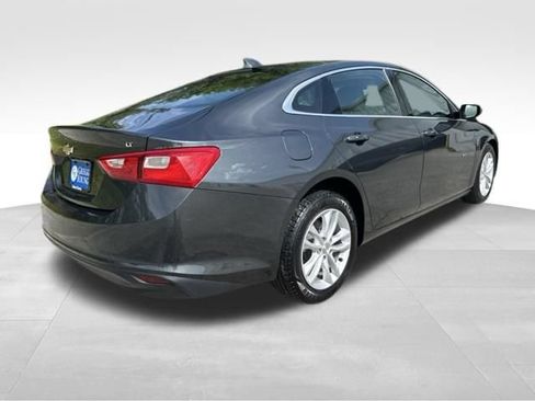 Used 2018 Chevrolet Malibu LT FWD image 6