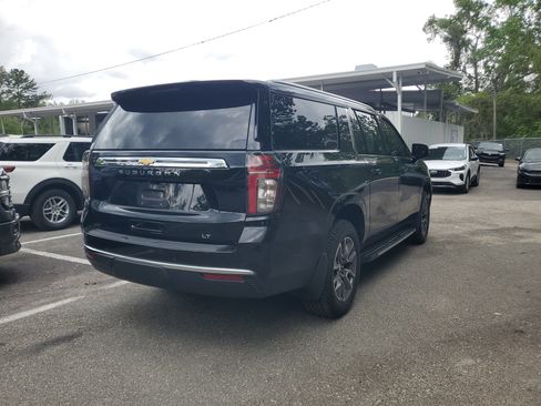 Used 2024 Chevrolet Suburban LT w/ LT Signature Package image 6