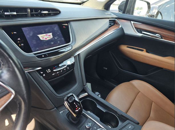 Used 2024 Cadillac XT5 Premium Luxury w/ Technology Package FWD image 12