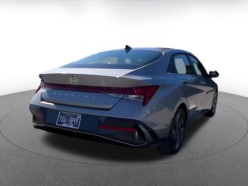 Used 2025 Hyundai Elantra SEL image 14