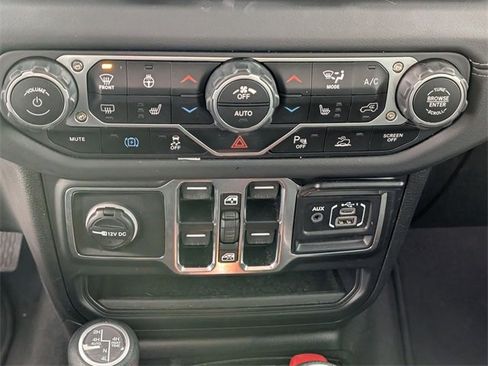 Used 2025 Jeep Wrangler Unlimited Sahara w/ Safety Group image 20