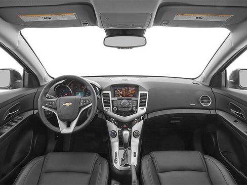 Used 2014 Chevrolet Cruze Diesel FWD image 5