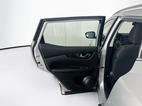 Used 2021 Nissan Rogue Sport SV FWD image 25