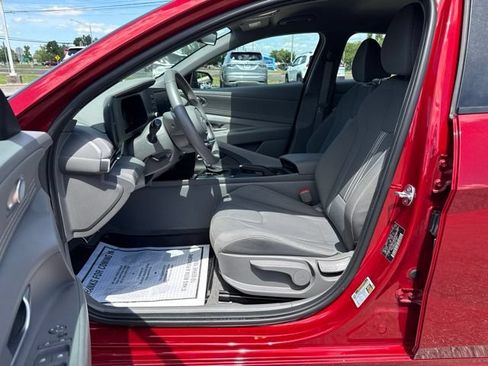 Used 2025 Hyundai Elantra Sport FWD image 14