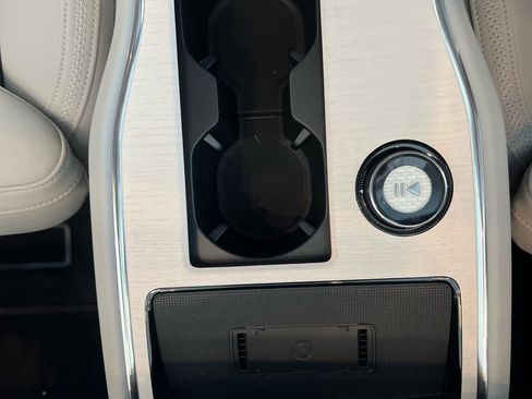 New 2025 Volvo EX90 Ultra image 17
