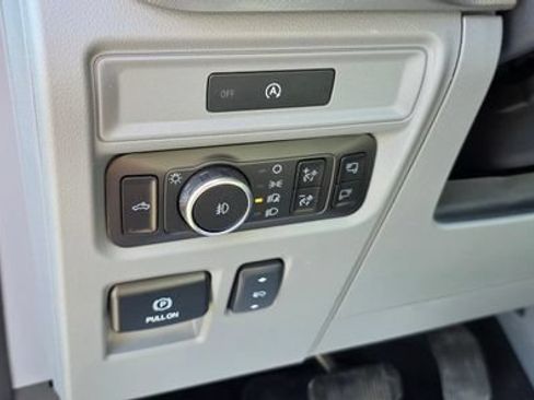 Used 2025 Ford F150 Lariat AWD/4WD image 15