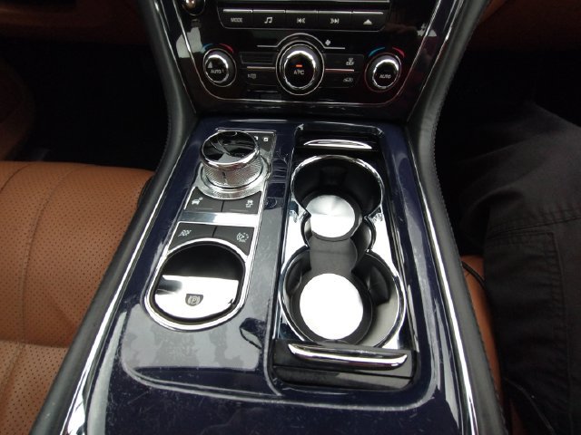 Used 2011 Jaguar XJ L RWD image 72