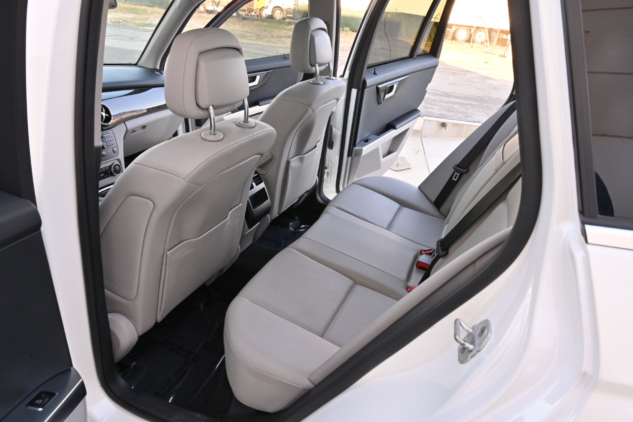 Used 2015 Mercedes-Benz GLK 350 2WD image 17