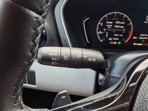 Used 2025 Honda Pilot EX-L image 17