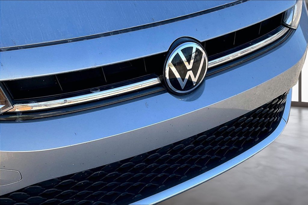 Used 2025 Volkswagen Jetta SE FWD image 31