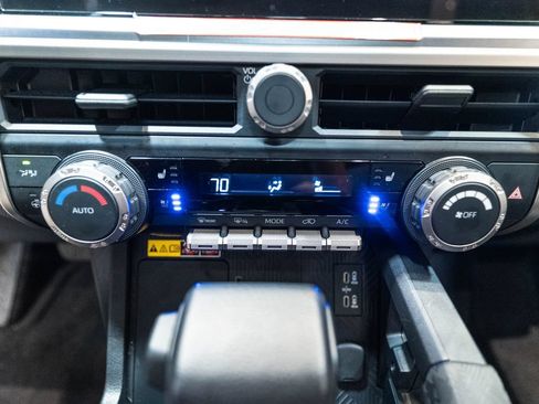 Certified 2025 Toyota 4Runner TRD Off-Road Premium AWD/4WD image 32