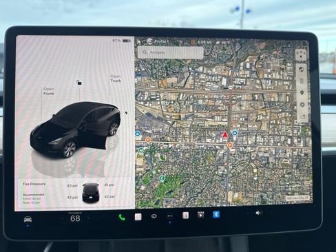 Used 2023 Tesla Model Y Long Range image 11