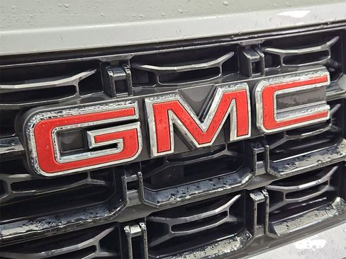 Used 2024 GMC Canyon Elevation image 11