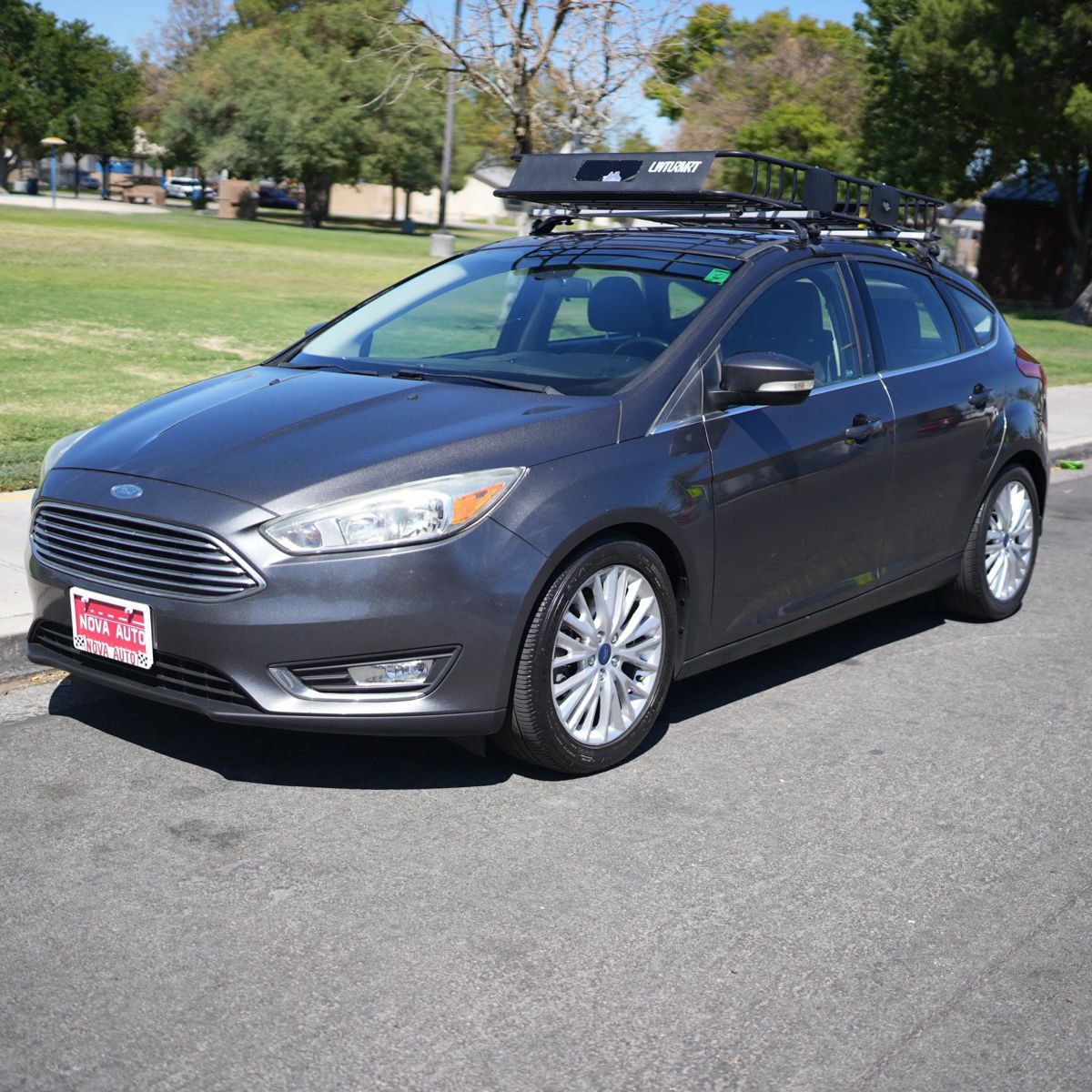 Used 2015 Ford Focus Titanium FWD image 1