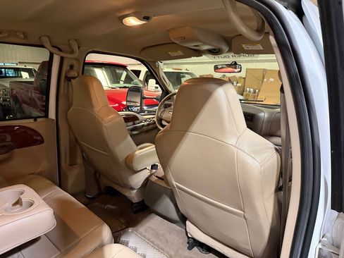 Used 2004 Ford F450 2WD Crew Cab Super Duty image 37
