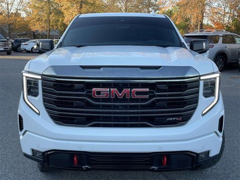 Used 2024 GMC Sierra 1500 AT4 w/ Technology Package image 7