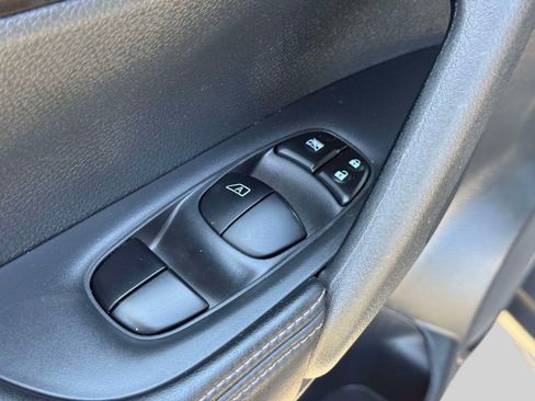 Used 2020 Nissan Rogue SV AWD/4WD image 15