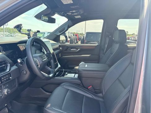 Used 2026 GMC Yukon Denali w/ Sun & Power Step Package AWD/4WD image 15