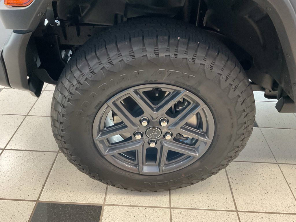 Used 2025 Jeep Wrangler Sport AWD/4WD image 8