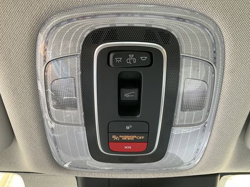 Used 2024 Hyundai Elantra Limited image 34