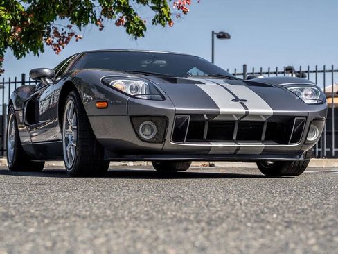 Used 2006 Ford GT image 18