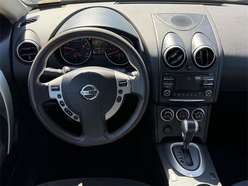 Used 2013 Nissan Rogue SV image 10