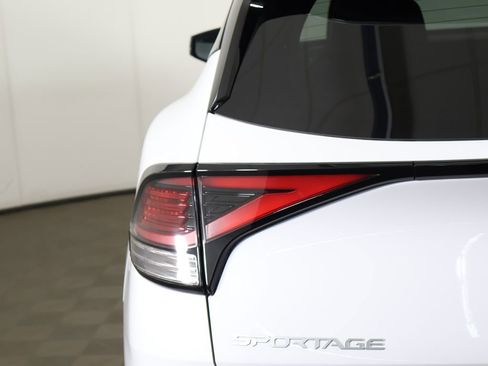 Used 2023 Kia Sportage X-Line AWD/4WD image 15