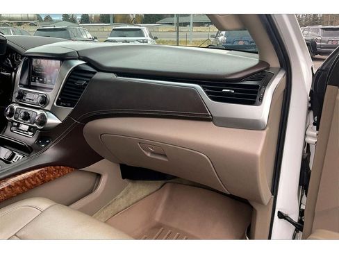 Used 2016 Chevrolet Suburban LTZ image 18