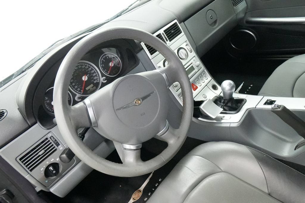 Used 2004 Chrysler Crossfire Coupe RWD image 12