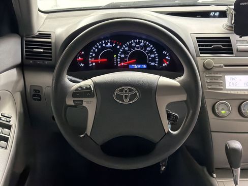 Used 2011 Toyota Camry LE image 16