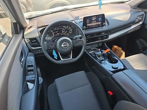 Used 2023 Nissan Rogue SV AWD/4WD image 9