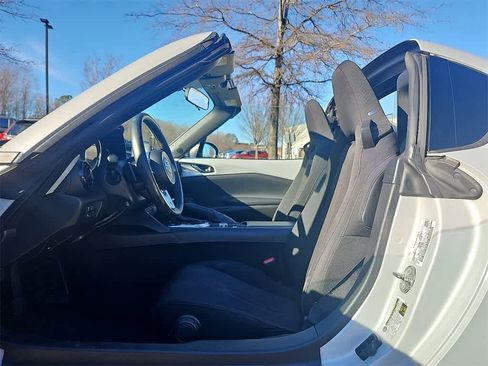 Used 2017 MAZDA MX-5 Miata RF Club image 10