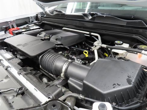 Used 2025 GMC Canyon AT4 w/ Technology Plus Package image 27